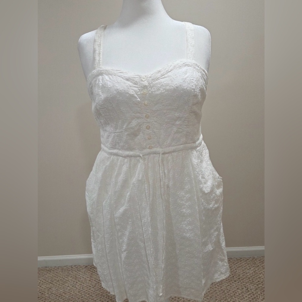 Torrid White Eyelet Dress with Button Front With Pockets size 2